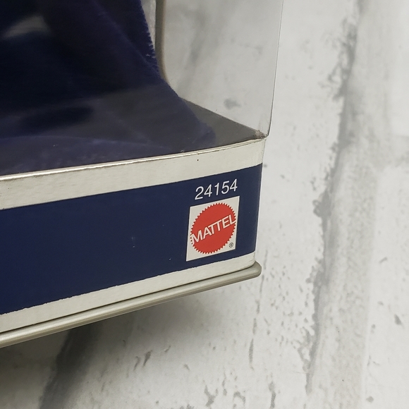 Collector's Millennium Princess Barbie - Picture 8 of 8